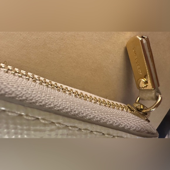 Burberry Cream Nova Embossed Compact Zippy Wallet Full Inclusion - Picture 7 of 12